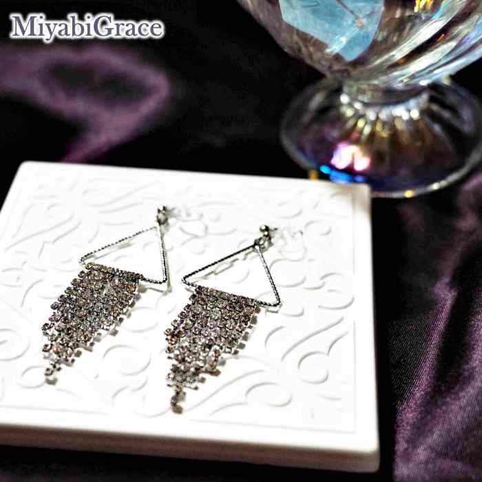 Dazzling without the Piercing: Miyabi Grace's Crystal Rhinestone